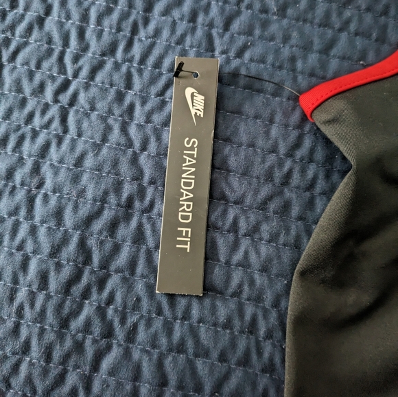 Nike Women Tropical Parrot Hyper Femme Cropped Tank Top Black Red 0224 - Picture 9 of 16